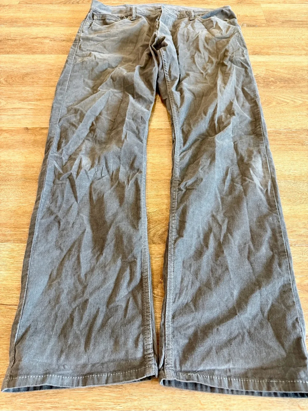 Levi’s 514 Corduroy Pants Gray Mens 36x32 Straight  9” Leg Openings